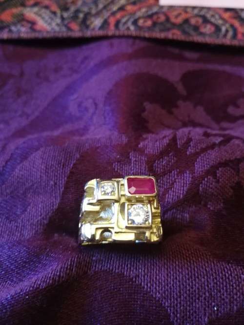 18ct Picasso Ring
